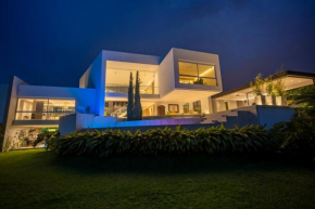 Stylish Modern Home with Pool & Private Cinema